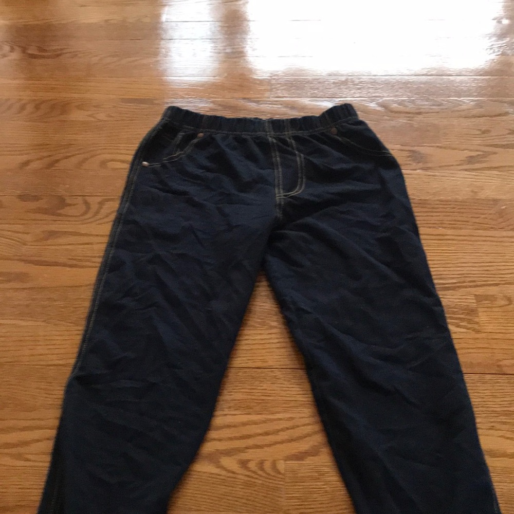 Leggings look like jeans